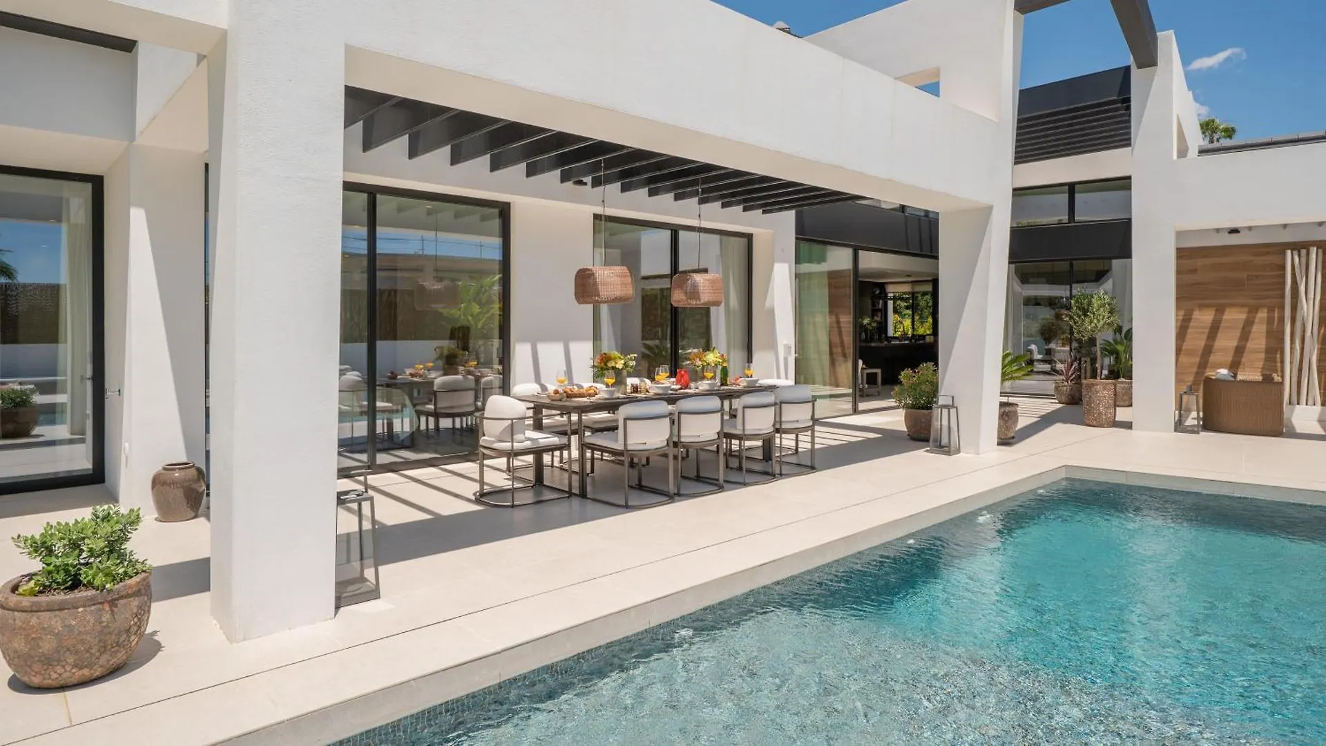 Vacation Marbella I Villa Thyma, Brand-New Villa, Swimming-Pool, Cinema Room And Bar, Minutes From The Marina And The Beach