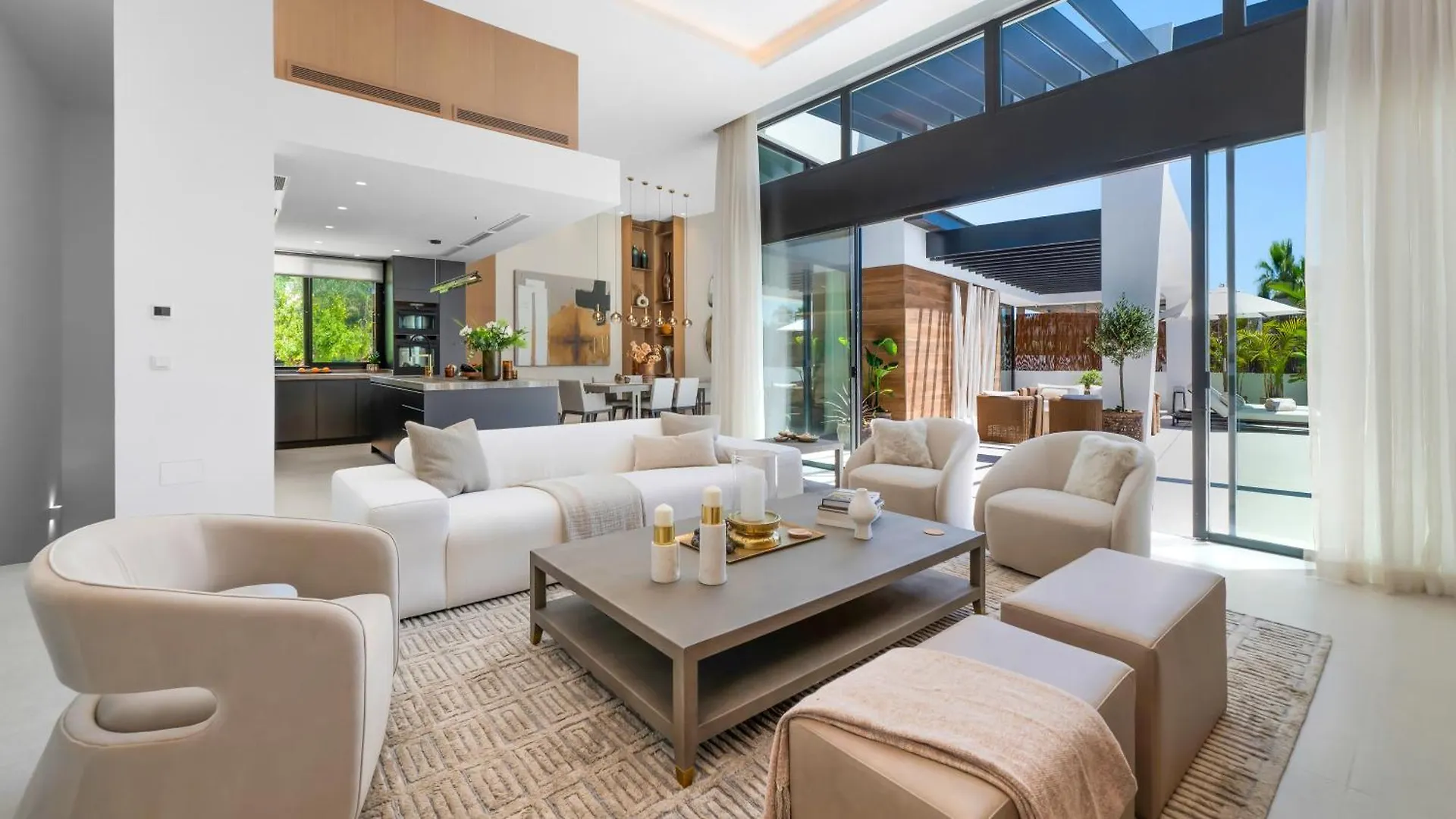 Vacation Marbella I Villa Thyma, Brand-New Villa, Swimming-Pool, Cinema Room And Bar, Minutes From The Marina And The Beach إسبانيا