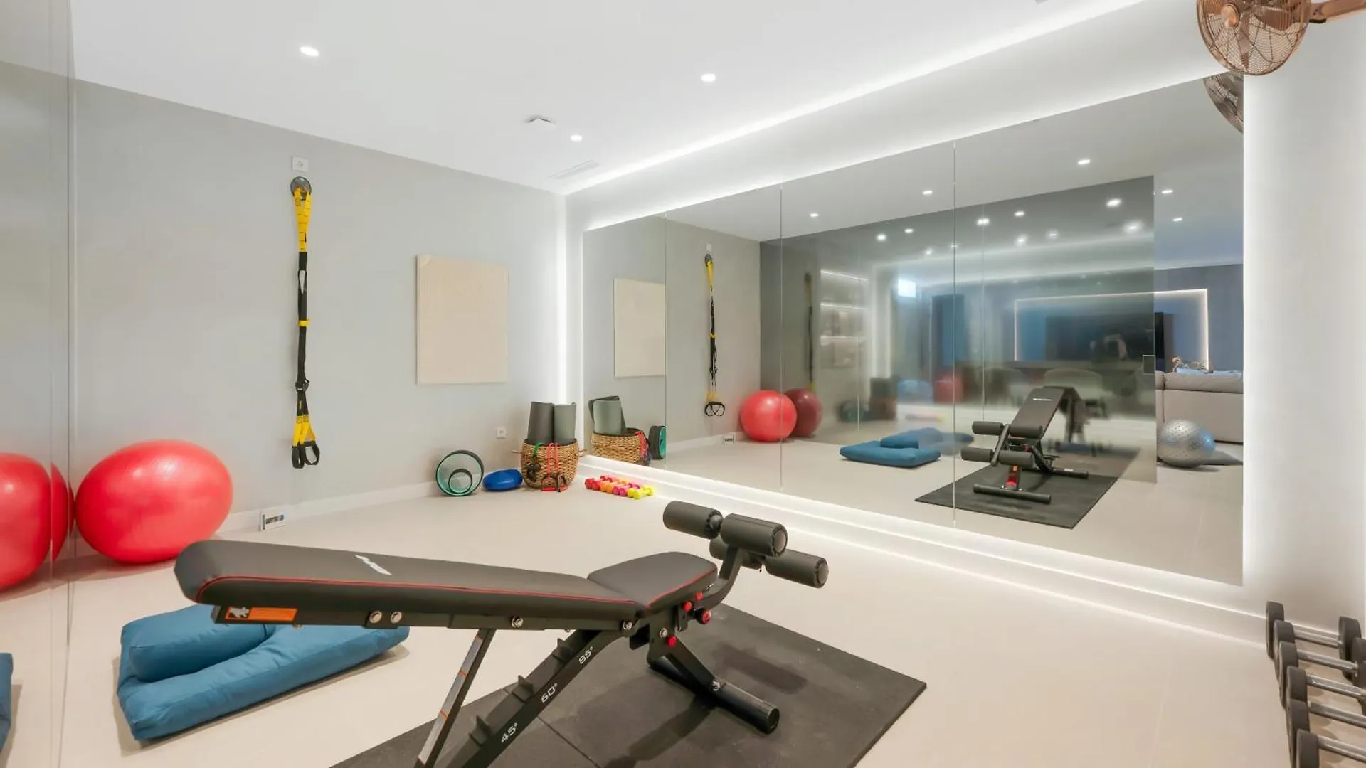 Vacation Marbella I Villa Thyma, Brand-New Villa, Swimming-Pool, Cinema Room And Bar, Minutes From The Marina And The Beach